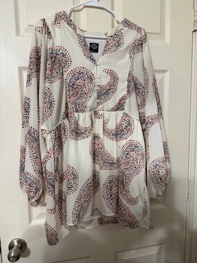 Woman’s paisley blouse size large by Cal Style